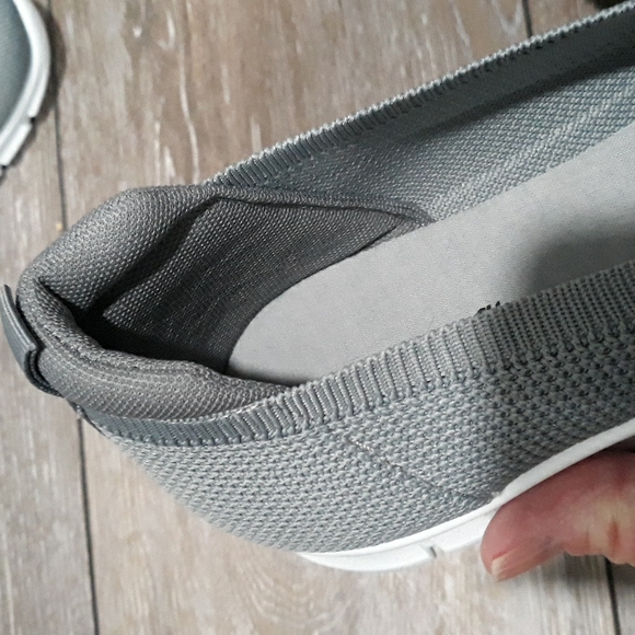 Freedom Fit grey mesh loafers. Mint condition. 9 wide - Picture 5 of 11